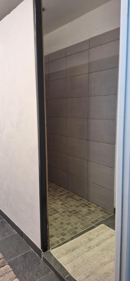 Loft En Duplex Au Mas De La Restanque Lägenhet Monteux Exteriör bild