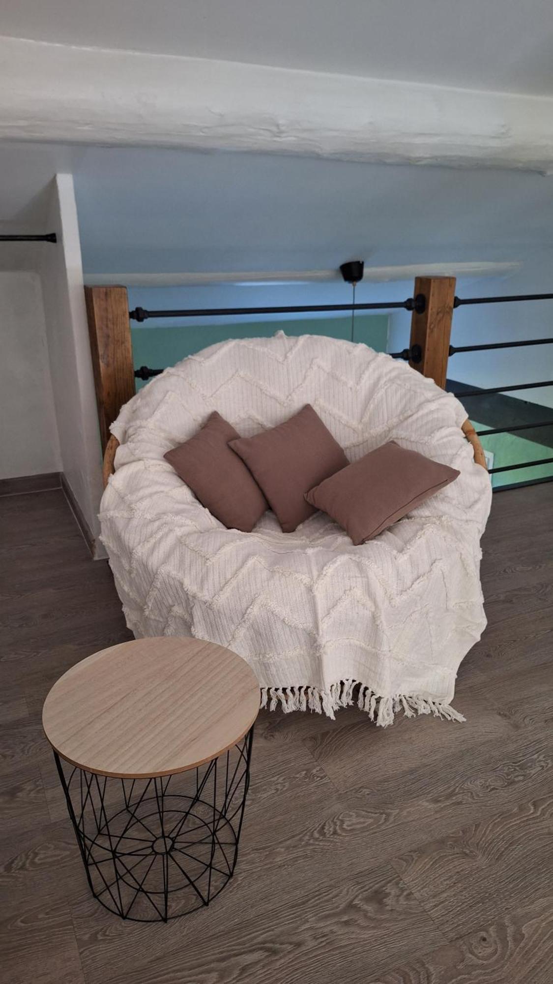 Loft En Duplex Au Mas De La Restanque Lägenhet Monteux Exteriör bild